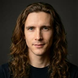 Josh Arnold